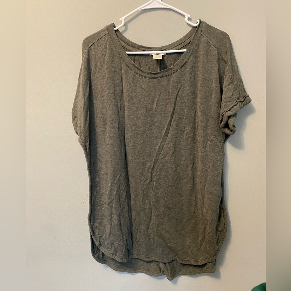 3/$20 Matty M shirt size Large